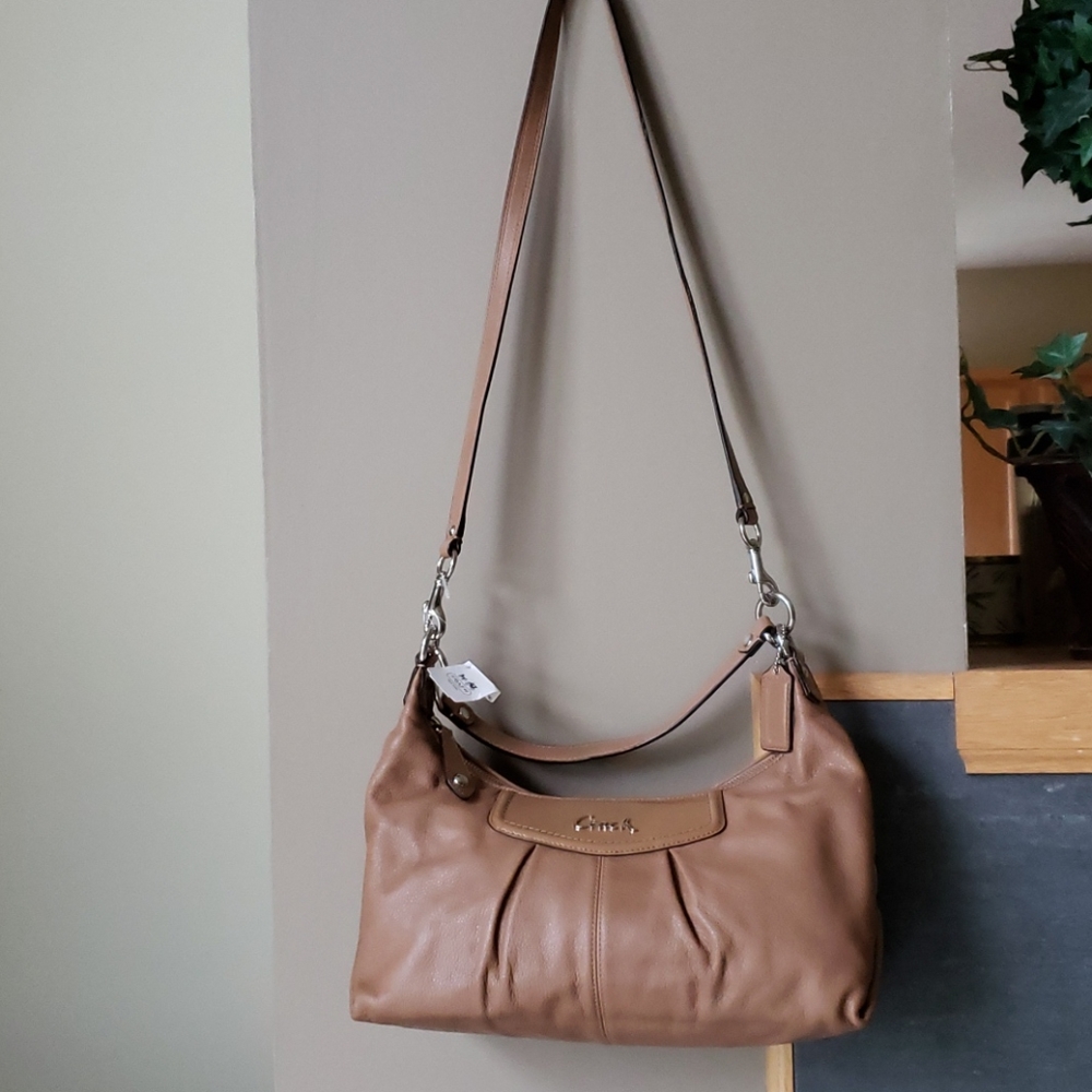 Coach Leather Purse - Picture 2 of 11